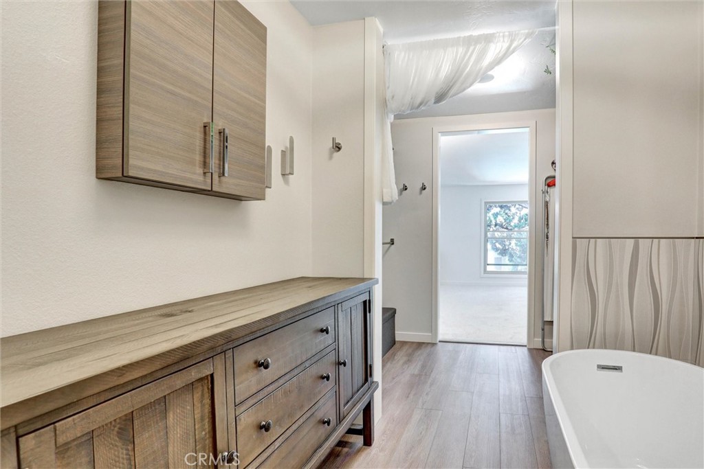 7890 East Spring Street, Unit 23H Long Beach, CA 90815 - Photo 17 of 39 Primary bathroom