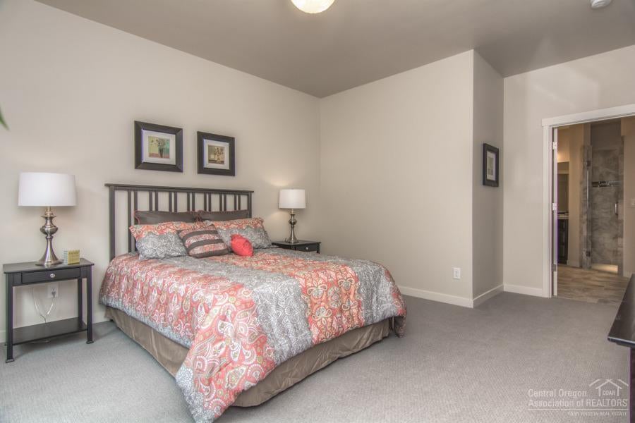 995 Northwest Rimrock Drive Redmond, OR 97756 - Photo 13 of 24 Additional Photo
