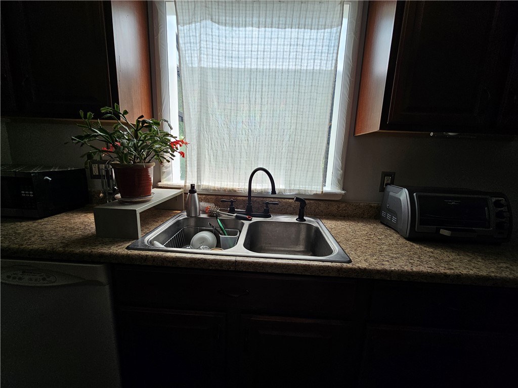 14 Kristee Circle West Warwick, RI 02893 - Photo 6 of 17