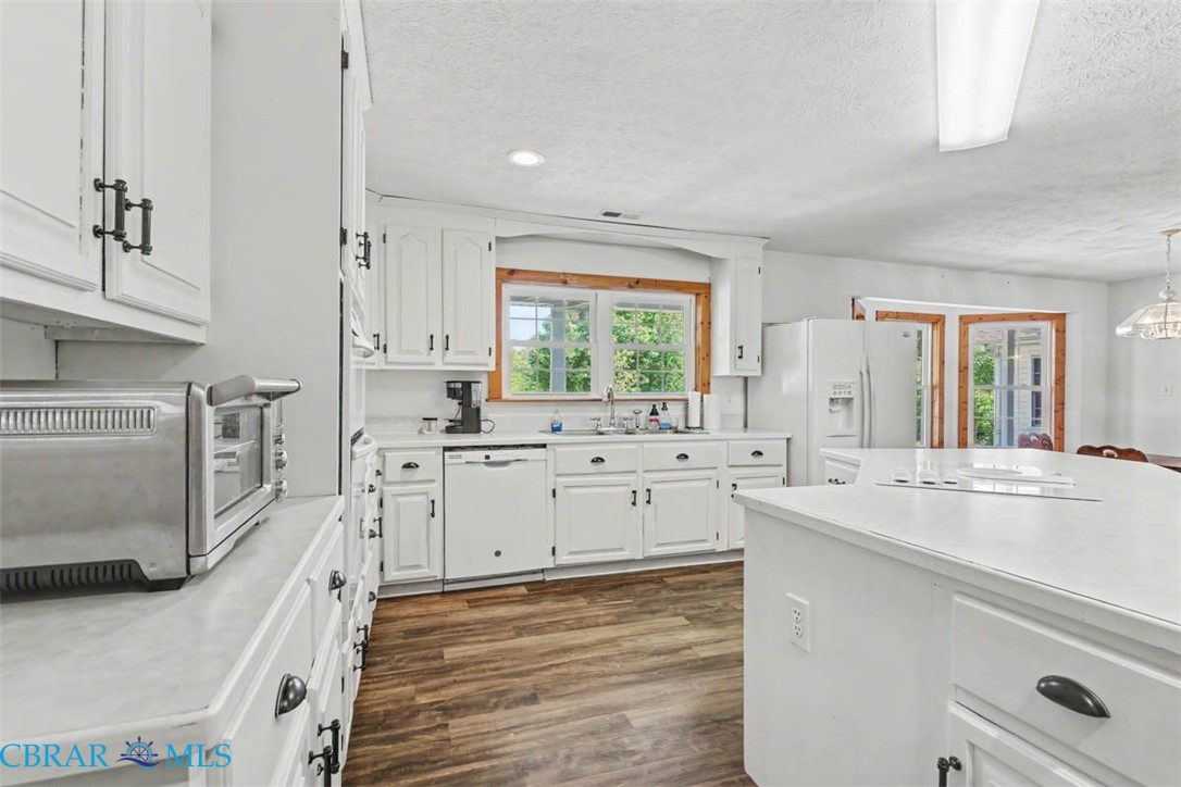 8237 Spring Hill Farm Road East Gloucester, VA 23061 - Photo 18 of 39