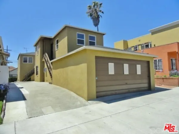 $1,050,000 | 3704 West 54th Street, Los Angeles, CA 90043