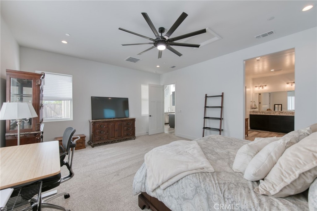 1736 North Renn Avenue Clovis, CA 93619 - Photo 15 of 67