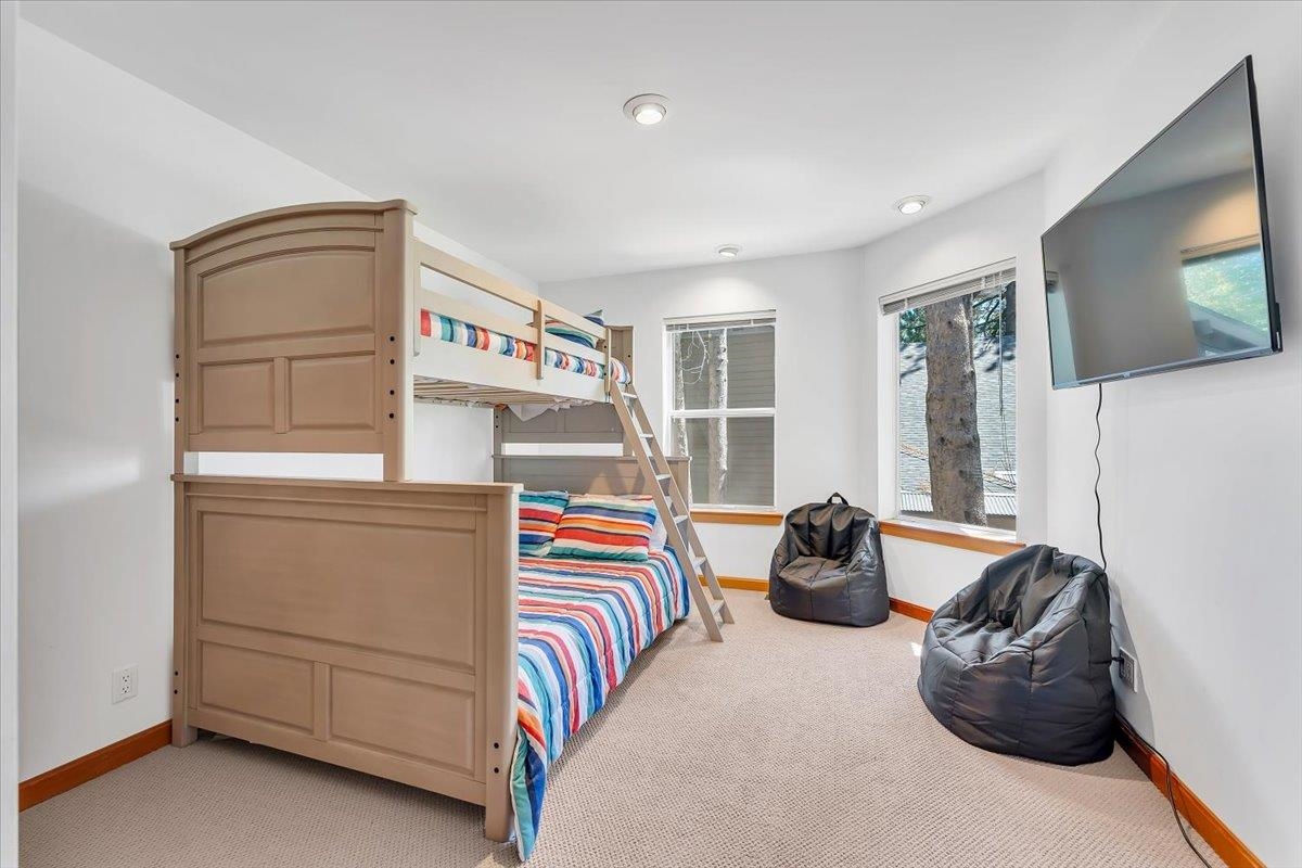 13342 Ski View Loop Truckee, CA 96161 - Photo 16 of 21