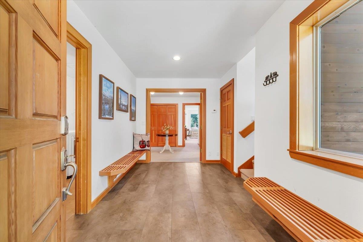 13342 Ski View Loop Truckee, CA 96161 - Photo 4 of 21