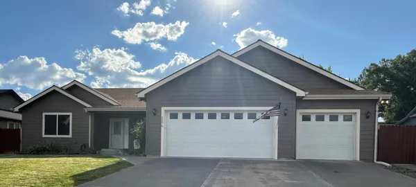 $445,000 | 3276 Hammer Street, Klamath Falls, OR 97603