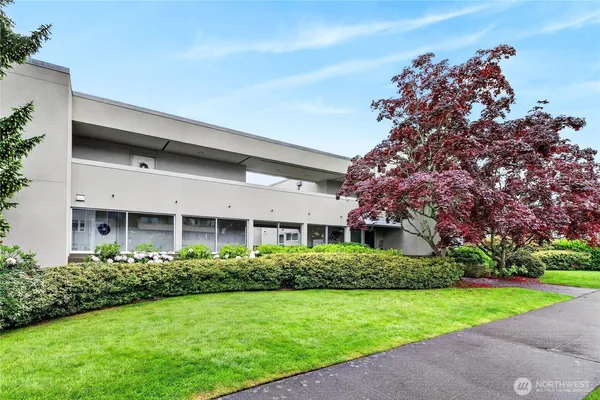 $619,850 | 4457 44th Avenue Southwest, Unit 101, Seattle, WA 98116