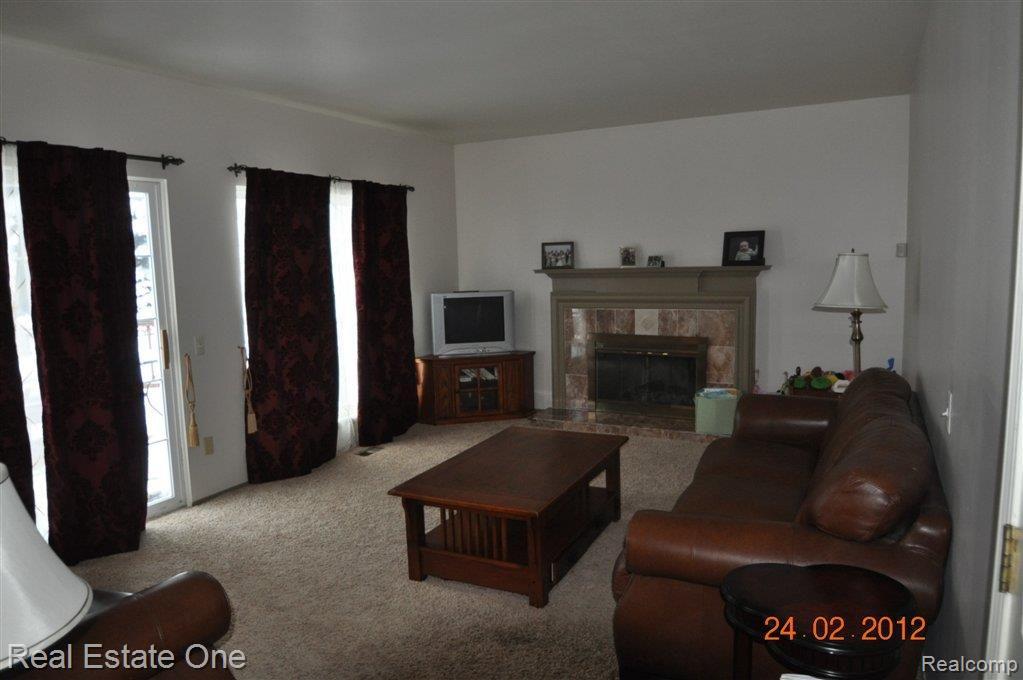 220 Parsons Lane Rochester, MI 48307 - Photo 4 of 15 Parson 005 - Copy.JPG
