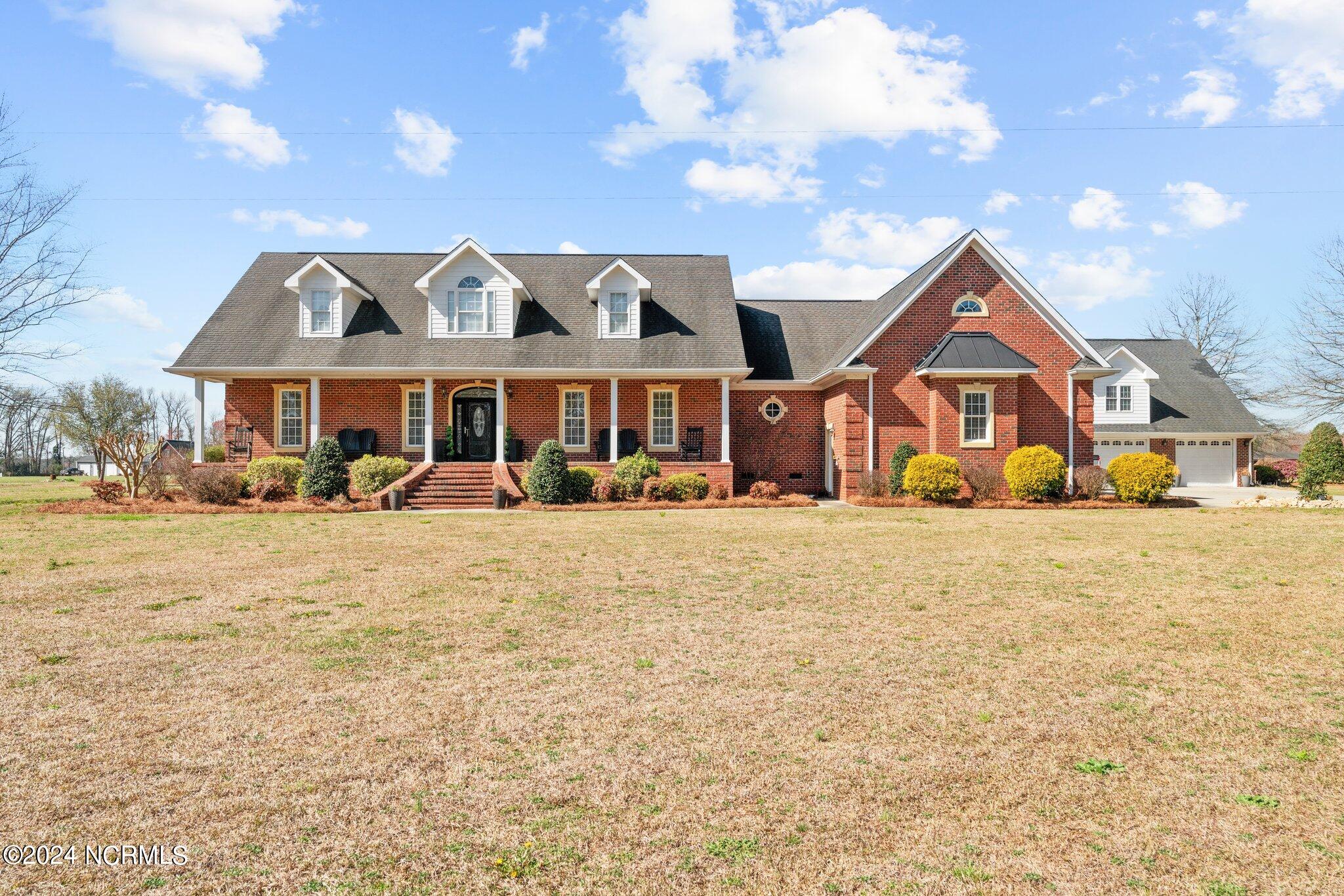 1430 Covington Road Lumberton, NC 28360 - Photo 1 of 49 1-web-or-mls-DSC06214