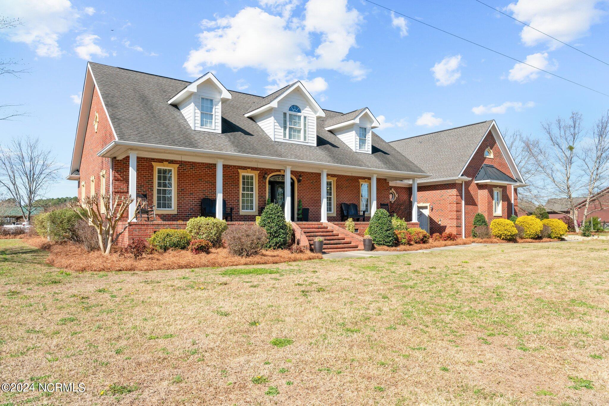 1430 Covington Road Lumberton, NC 28360 - Photo 3 of 49 2-web-or-mls-DSC06213