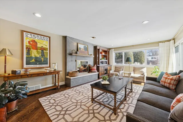 $1,275,000 | 857 Euclid Avenue, Elmhurst, IL 60126