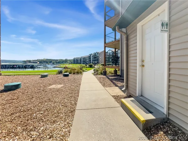 $335,000 | 133 Cedar Glen Court, Unit 3D, Camdenton, MO 65020