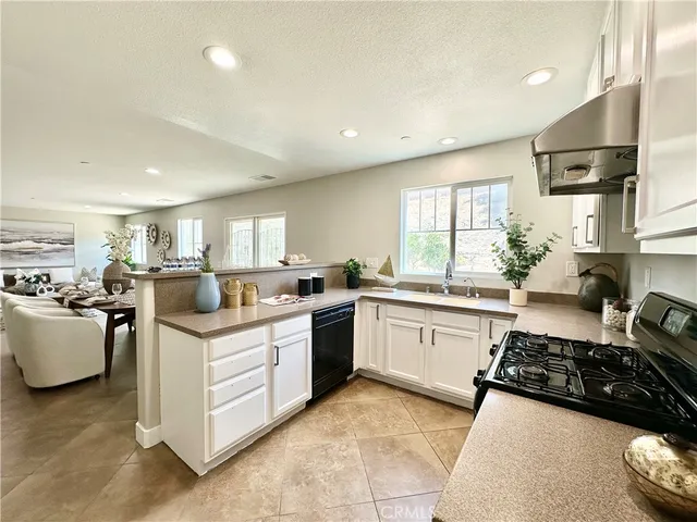 $675,000 | 15793 Willow Drive, Fontana, CA 92337