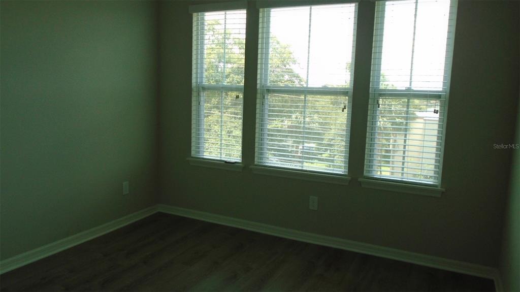 466 Windmill Palm Circle Altamonte Springs, FL 32701 - Photo 7 of 23 a small space with a window