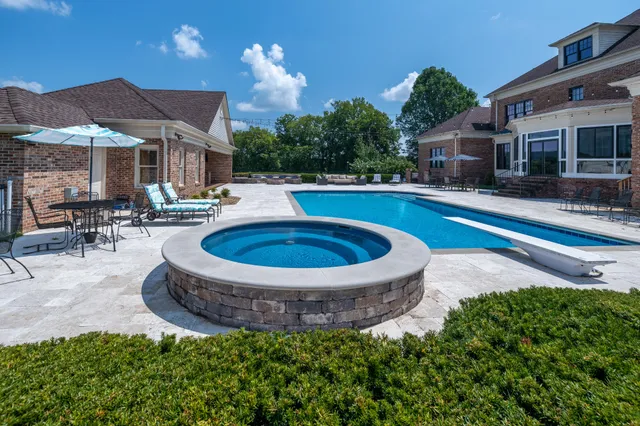 $14,499,000 | 607 Sunnyside Lane, Columbia, TN 38401