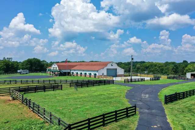 $14,499,000 | 607 Sunnyside Lane, Columbia, TN 38401