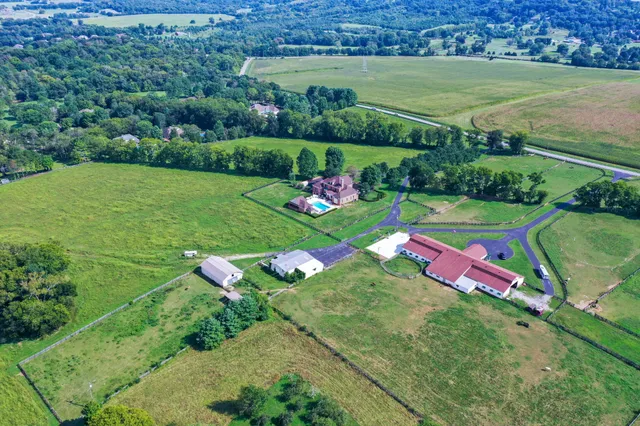 $14,499,000 | 607 Sunnyside Lane, Columbia, TN 38401