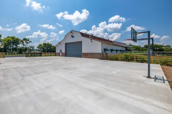 $14,499,000 | 607 Sunnyside Lane, Columbia, TN 38401