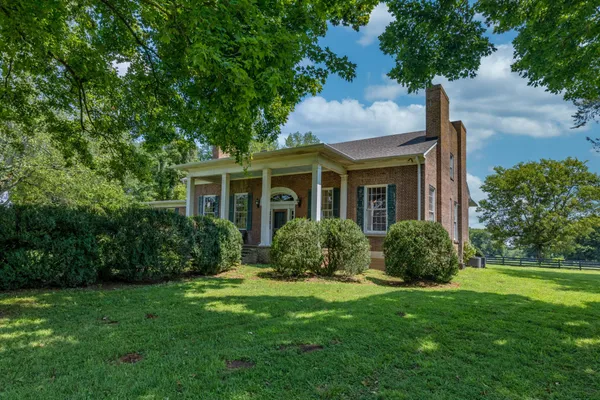 $14,499,000 | 607 Sunnyside Lane, Columbia, TN 38401