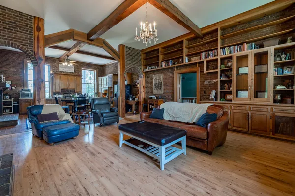$14,499,000 | 607 Sunnyside Lane, Columbia, TN 38401