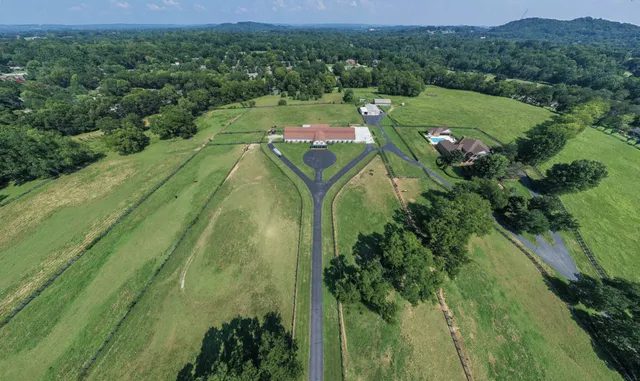 $14,499,000 | 607 Sunnyside Lane, Columbia, TN 38401