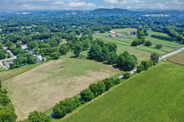 $14,499,000 | 607 Sunnyside Lane, Columbia, TN 38401