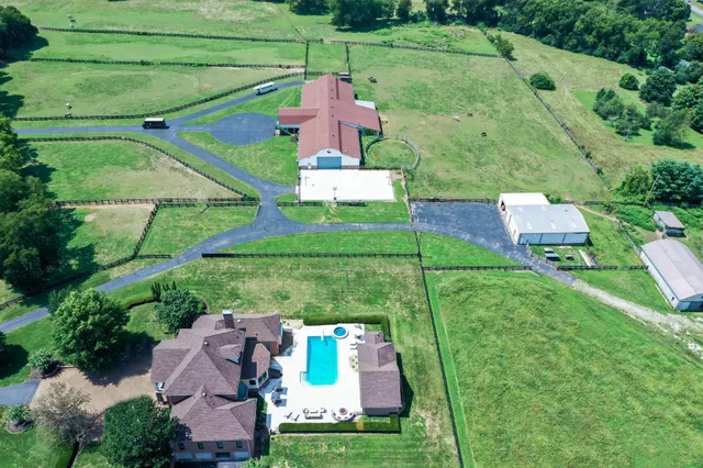 $14,499,000 | 607 Sunnyside Lane, Columbia, TN 38401