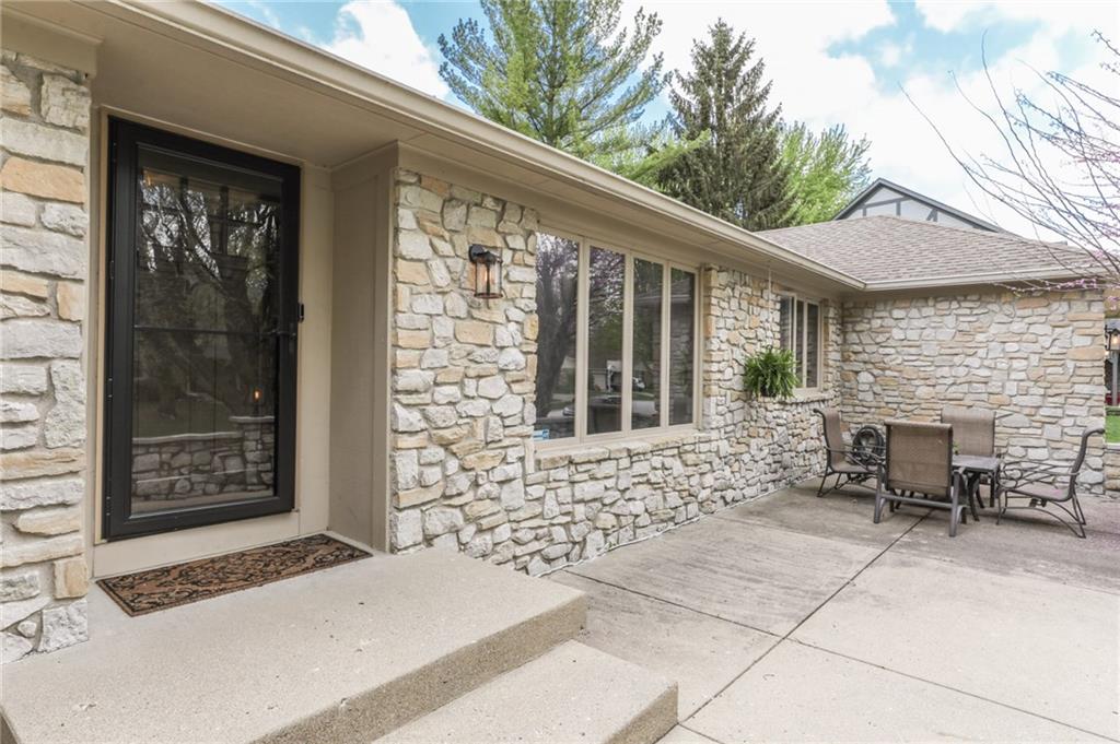 8402 Forward Pass Road Indianapolis, IN 46217 - Photo 4 of 37 Gallery Image 4