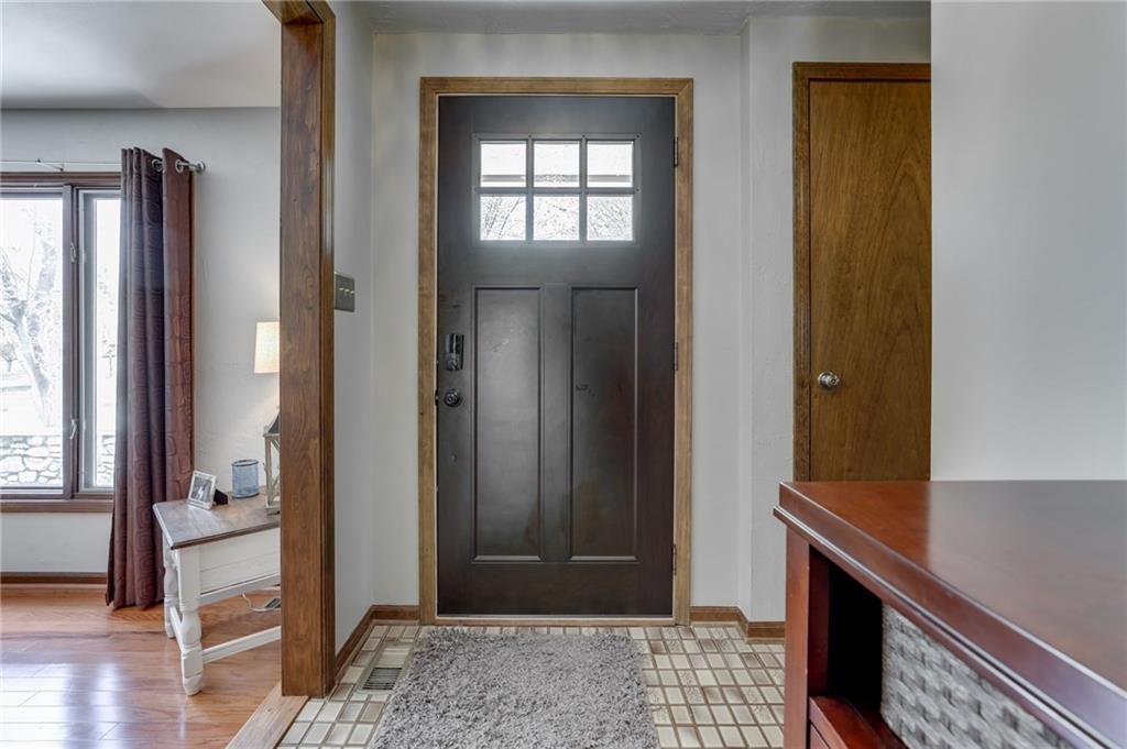 8402 Forward Pass Road Indianapolis, IN 46217 - Photo 5 of 37 Gallery Image 5
