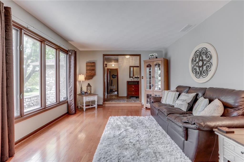 8402 Forward Pass Road Indianapolis, IN 46217 - Photo 7 of 37 Gallery Image 7