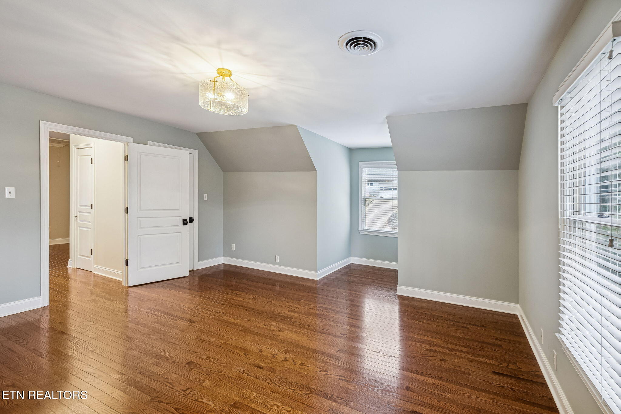 4225 Valencia Road Southwest Knoxville, TN 37919 - Photo 20 of 40 Bedroom 2