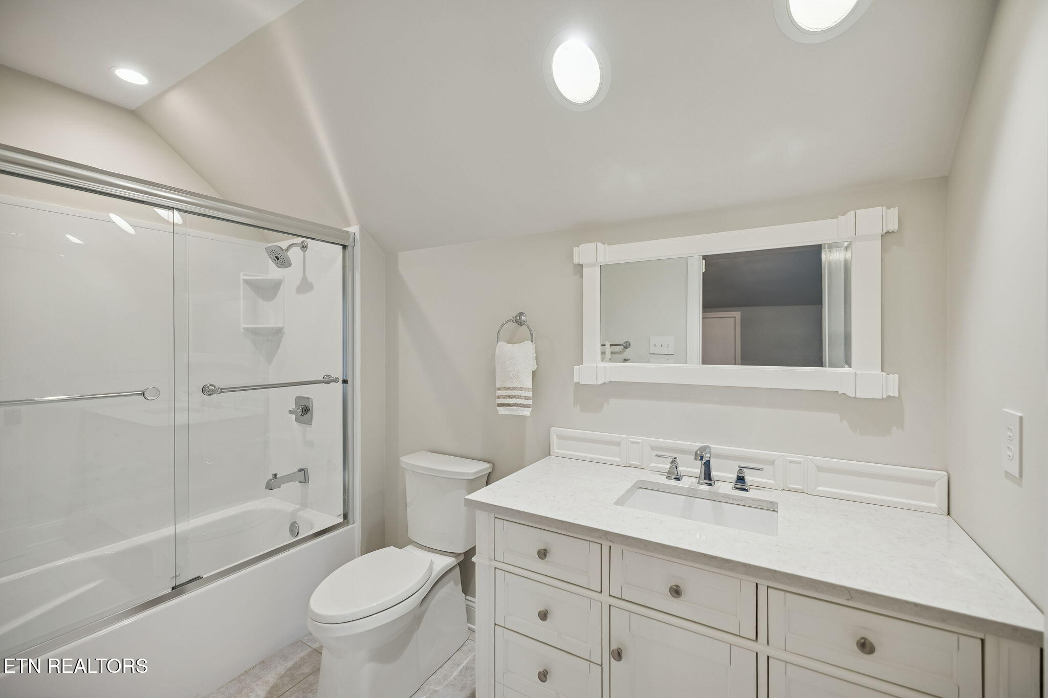 4225 Valencia Road Southwest Knoxville, TN 37919 - Photo 25 of 40 Bath 3