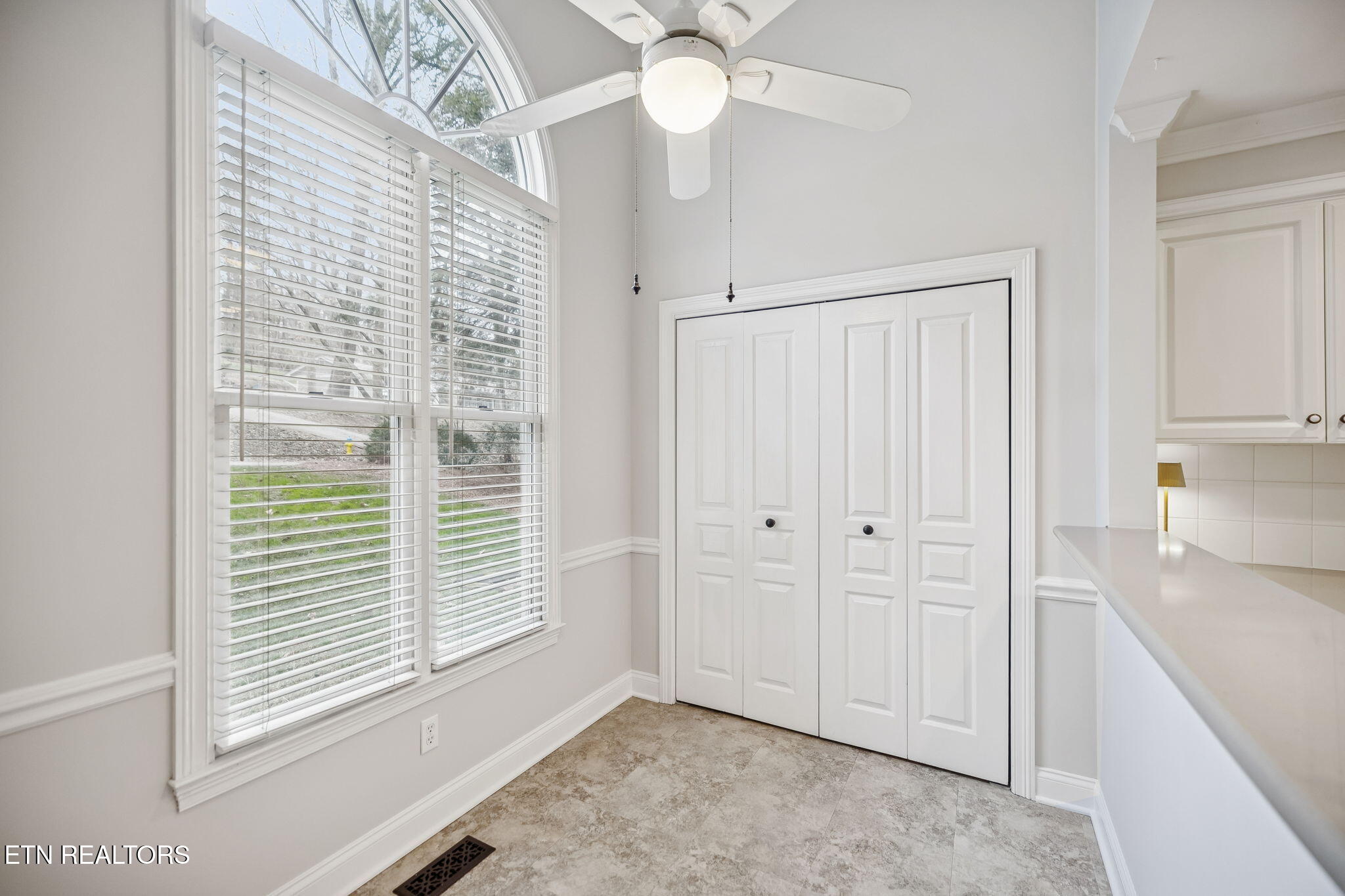 4225 Valencia Road Southwest Knoxville, TN 37919 - Photo 10 of 40 Kitchen