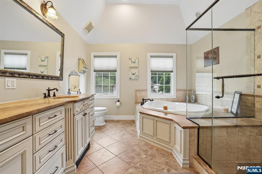 10 Arcadia Road Woodcliff Lake, NJ 07677 - Photo 27 of 33