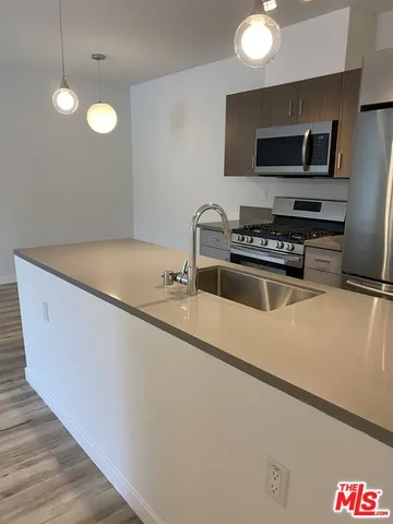 $1,795 | 6640 Woodley Avenue, Unit 210, Van Nuys, CA 91406