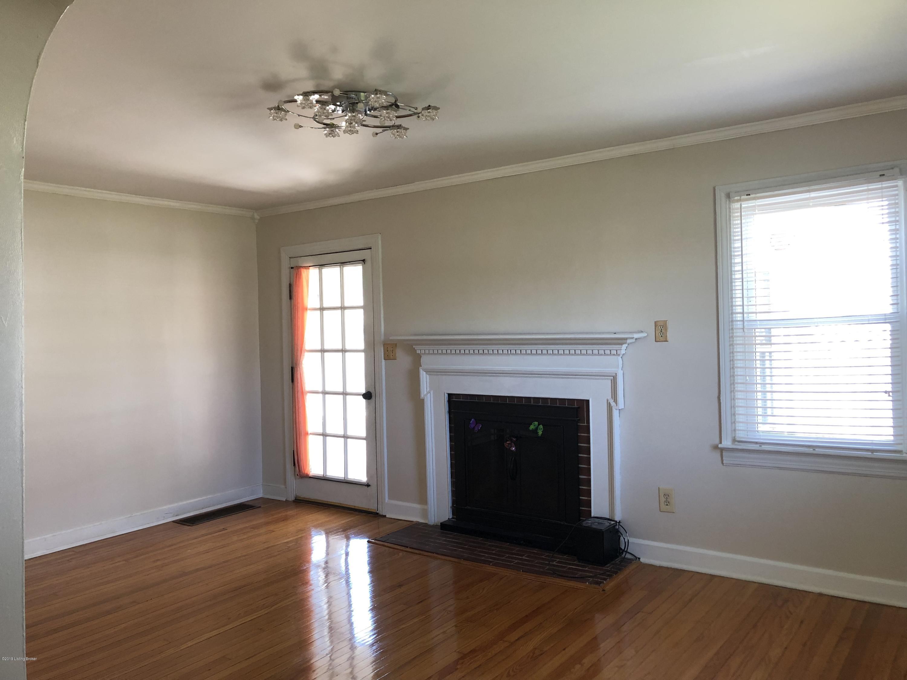 854 Crosshill Road Danville, KY 40422 - Photo 5 of 22 Living room, wood burning fireplace