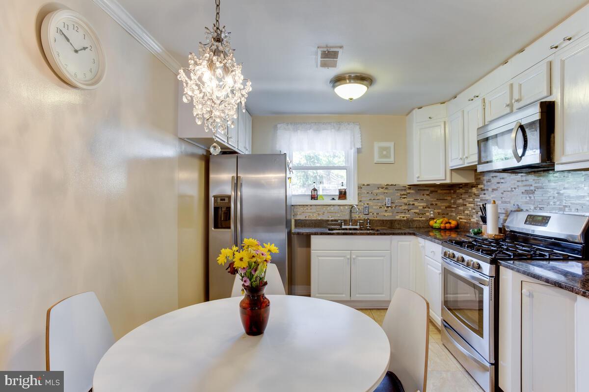 14365 Bel Pre Drive Silver Spring, MD 20906 - Photo 19 of 32