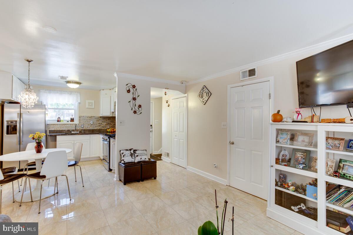 14365 Bel Pre Drive Silver Spring, MD 20906 - Photo 9 of 32