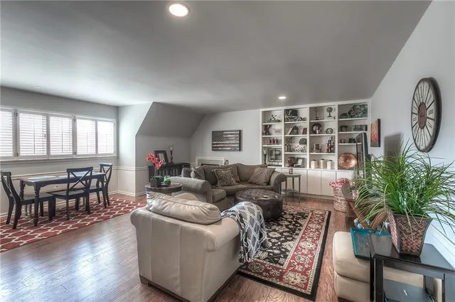 $319,000 | 8361 Somerset Drive, Unit 303, Prairie Village, KS 66207