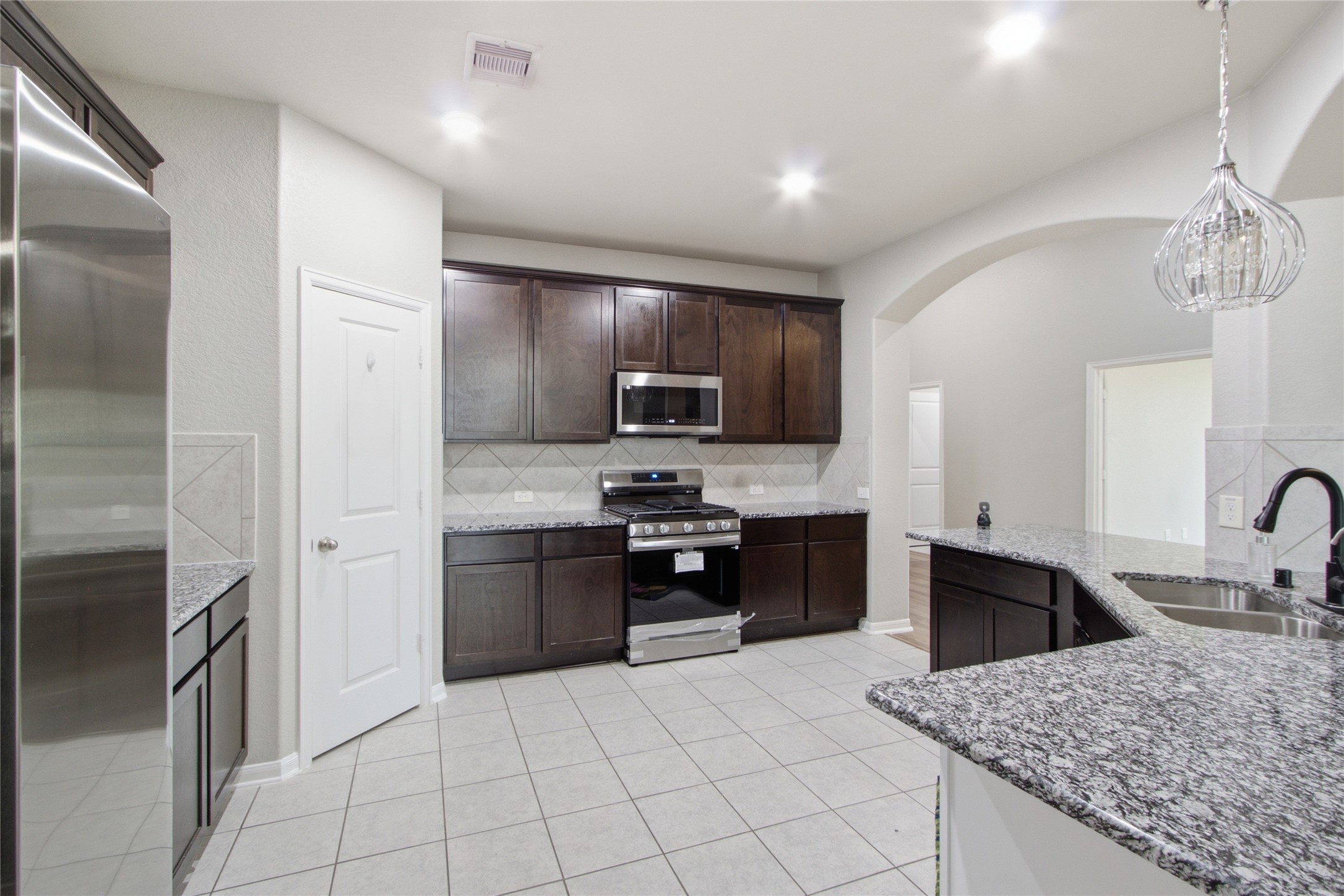 10406 Sill Prairie Drive Rosharon, TX 77583 - Photo 17 of 35