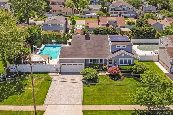 $1,195,000 | 9 West Orlando Street, Massapequa, NY 11758