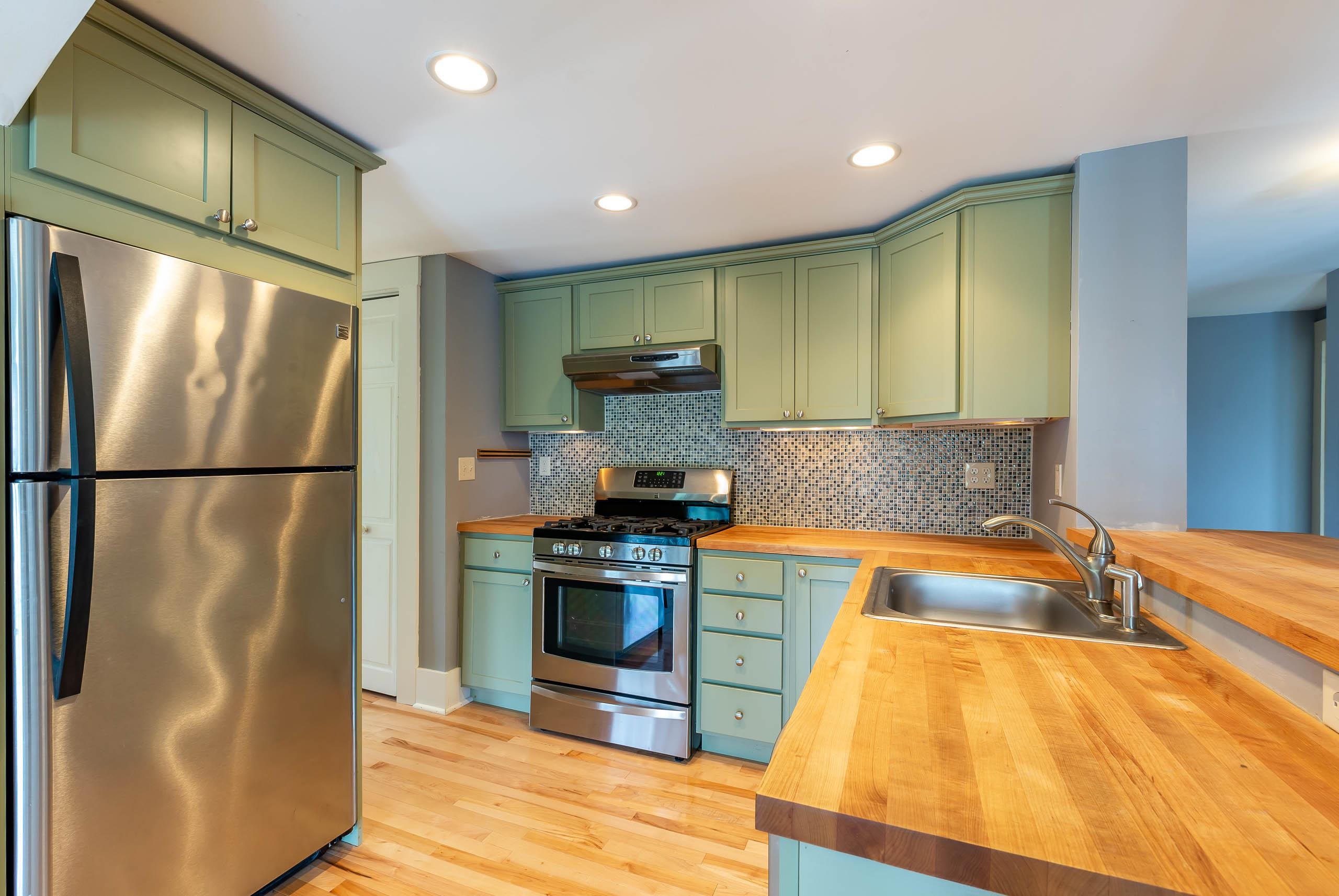 77 Centre Street Concord, NH 03301 - Photo 13 of 27