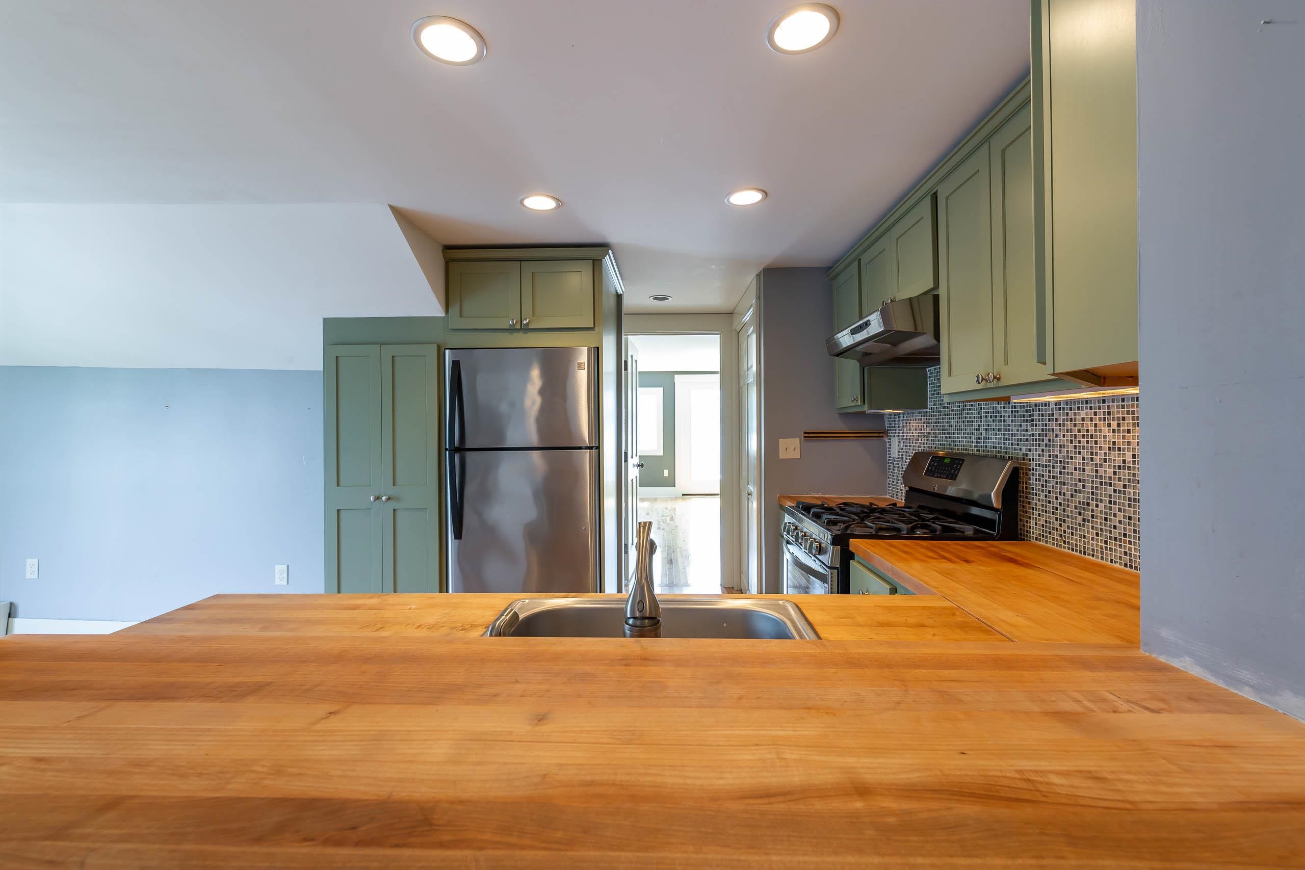 77 Centre Street Concord, NH 03301 - Photo 14 of 27