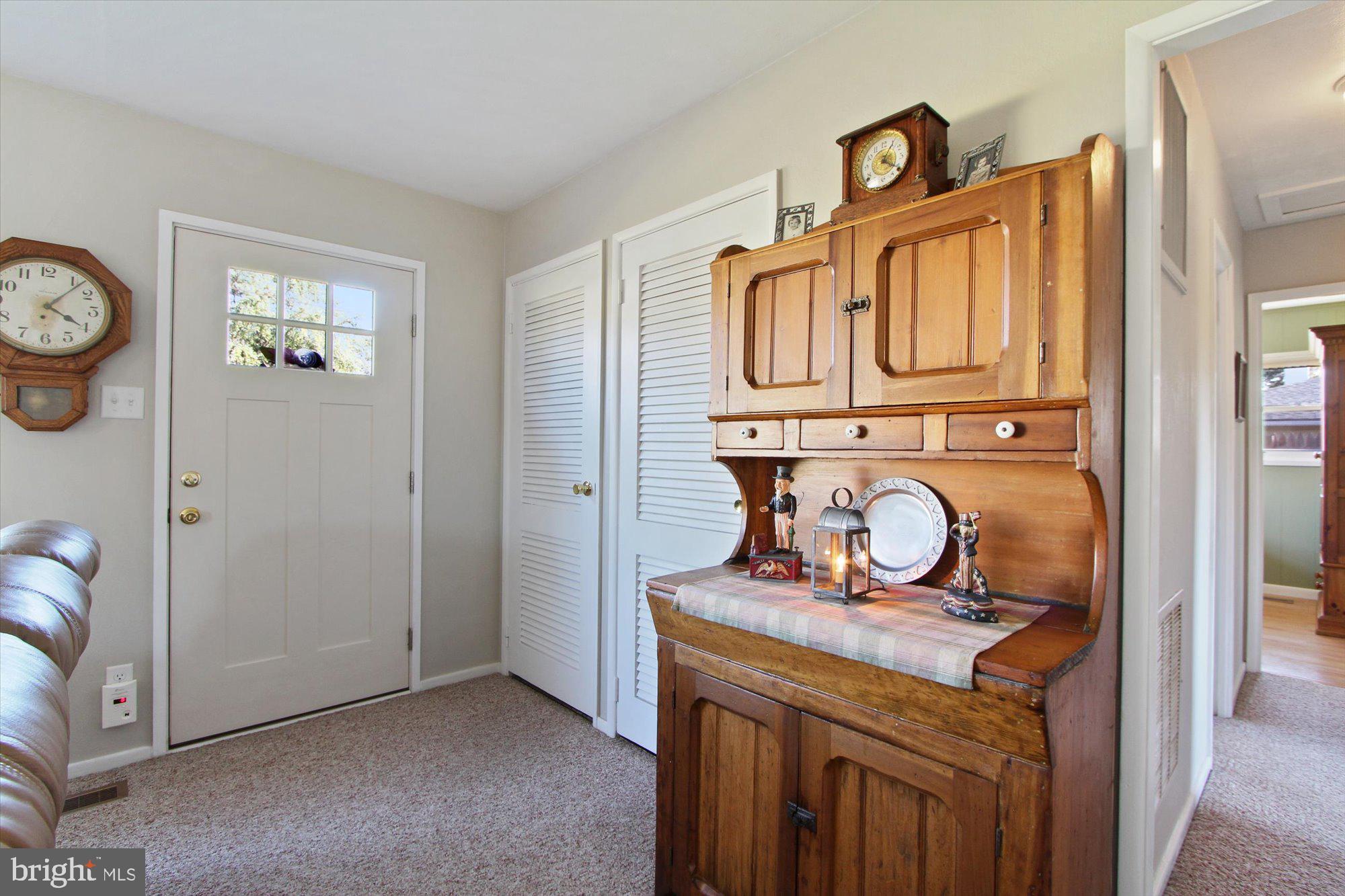 2465 Dunbar Road York, PA 17408 - Photo 4 of 28
