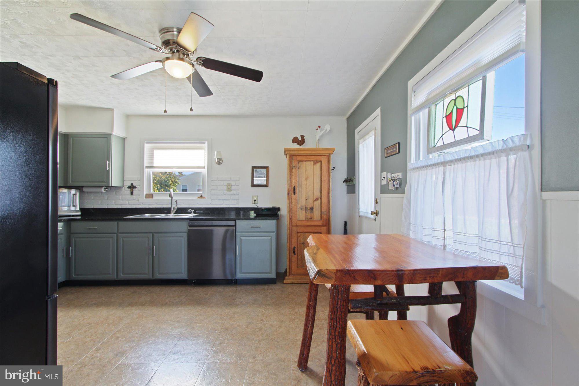 2465 Dunbar Road York, PA 17408 - Photo 7 of 28