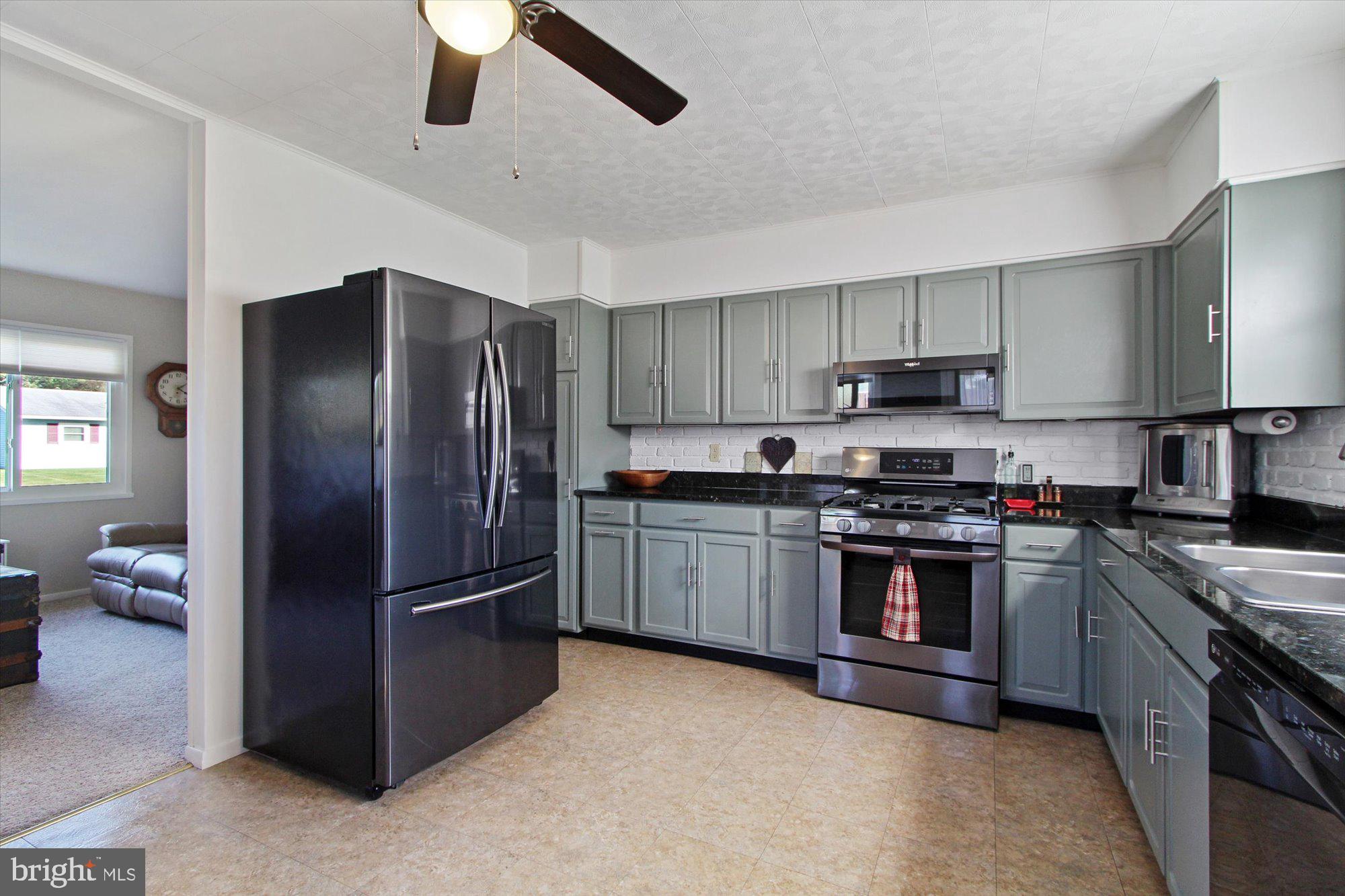 2465 Dunbar Road York, PA 17408 - Photo 9 of 28