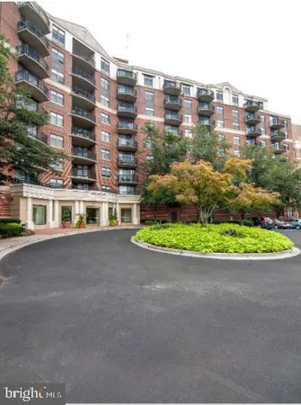 $2,200 | 3401 38th Street Northwest, Unit 203, Washington, DC 20016