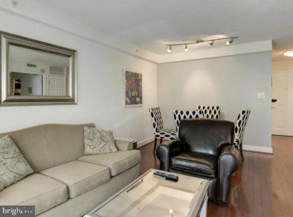 $2,200 | 3401 38th Street Northwest, Unit 203, Washington, DC 20016
