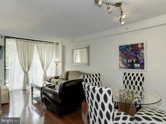 $2,200 | 3401 38th Street Northwest, Unit 203, Washington, DC 20016