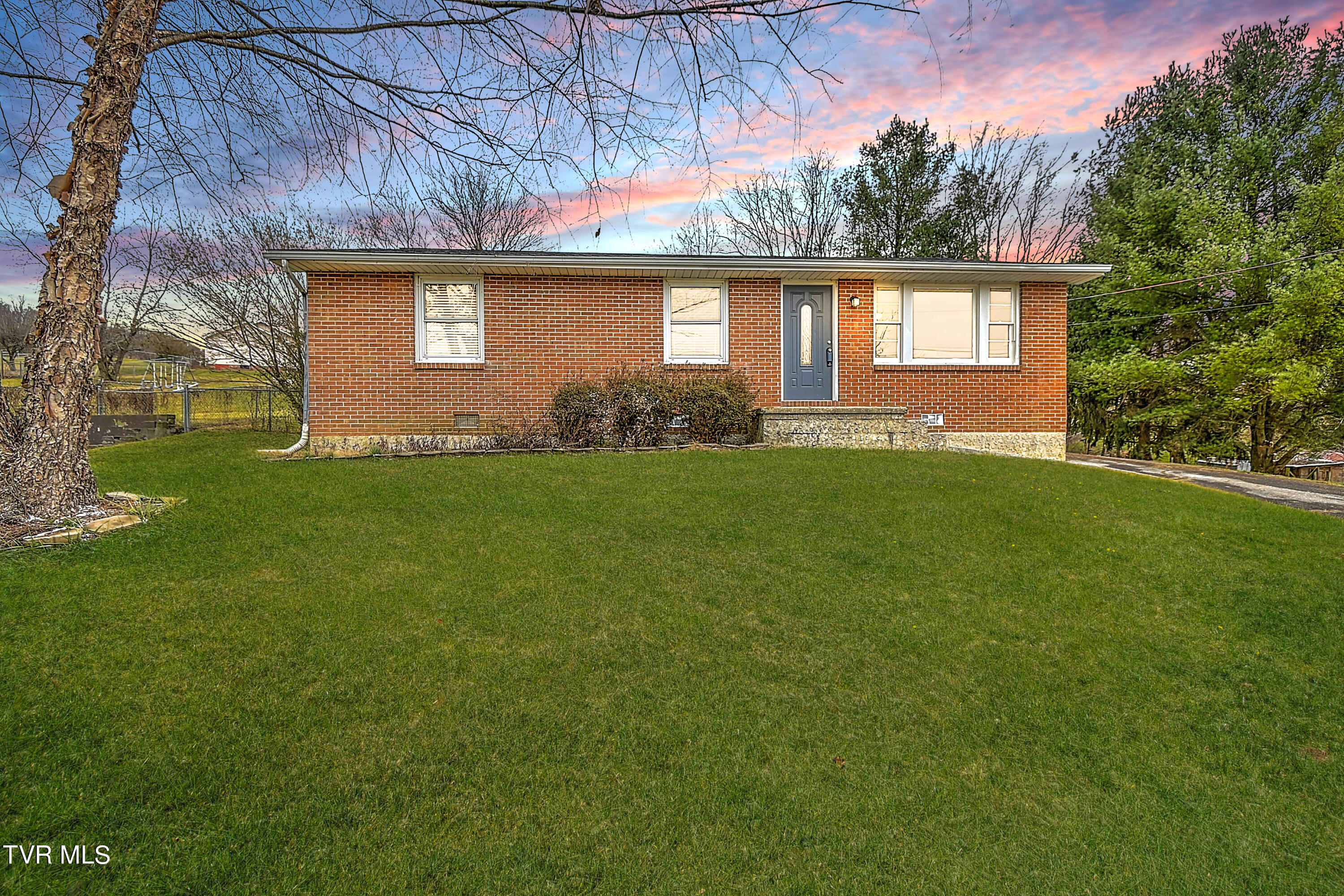 15246 Spring Valley Road Abingdon, VA 24210 - Photo 2 of 29 ff1576967e6a19da9de8afac461d05083daff422