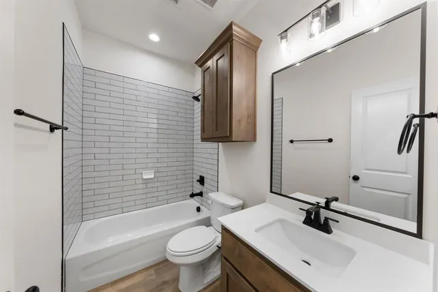 $539,500 | 431 Paradise Ridge Drive, Waxahachie, TX 75167